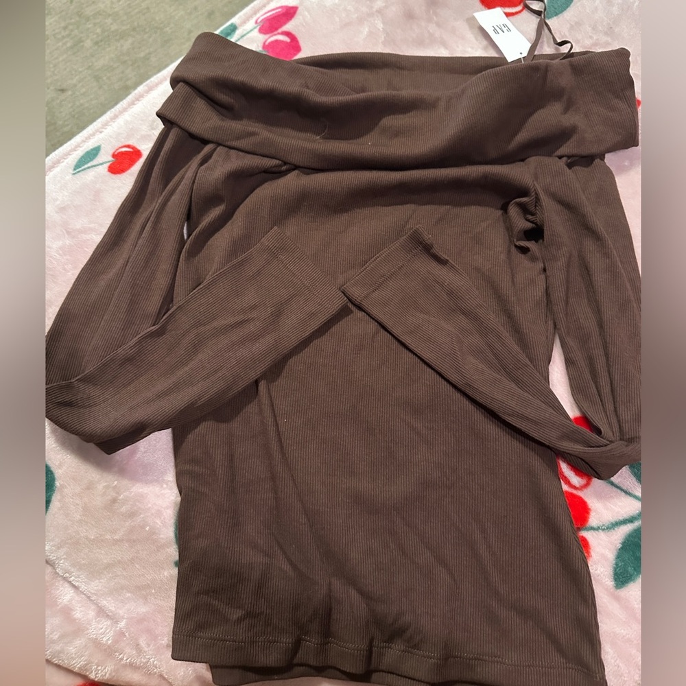 GAP Factory Brown Off-Shoulder Blouse
Never worn!